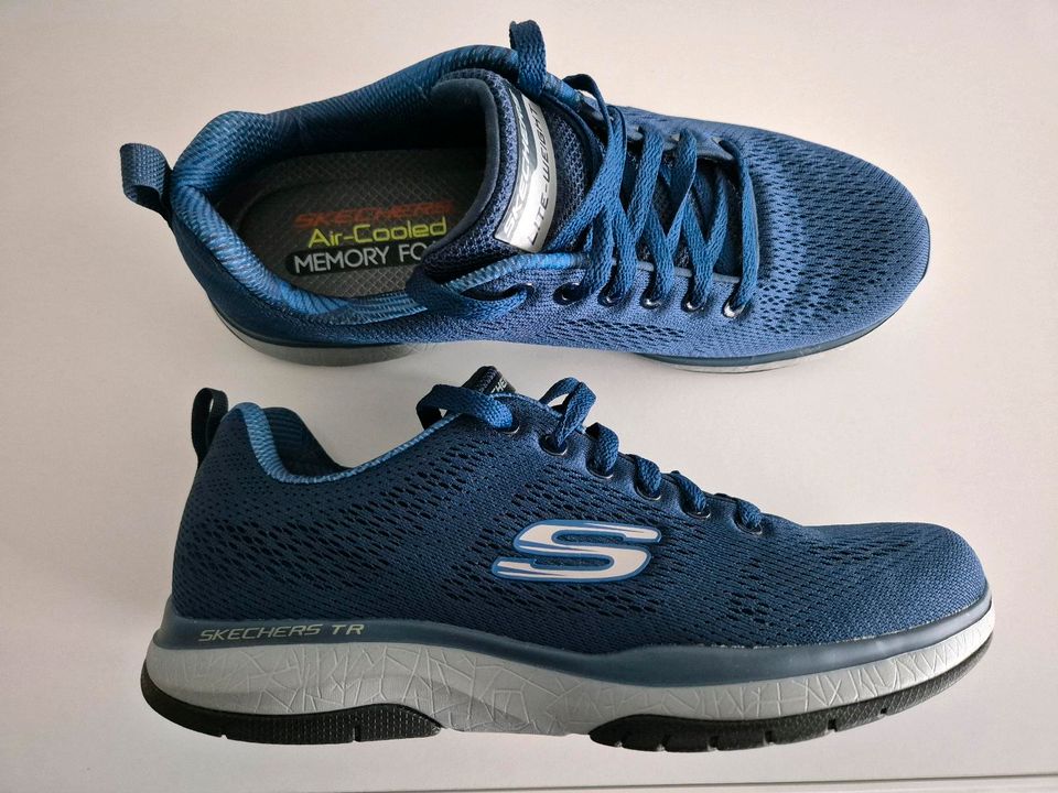 Skechers Herren Schuhe Größe 42 Neu in Aßlar