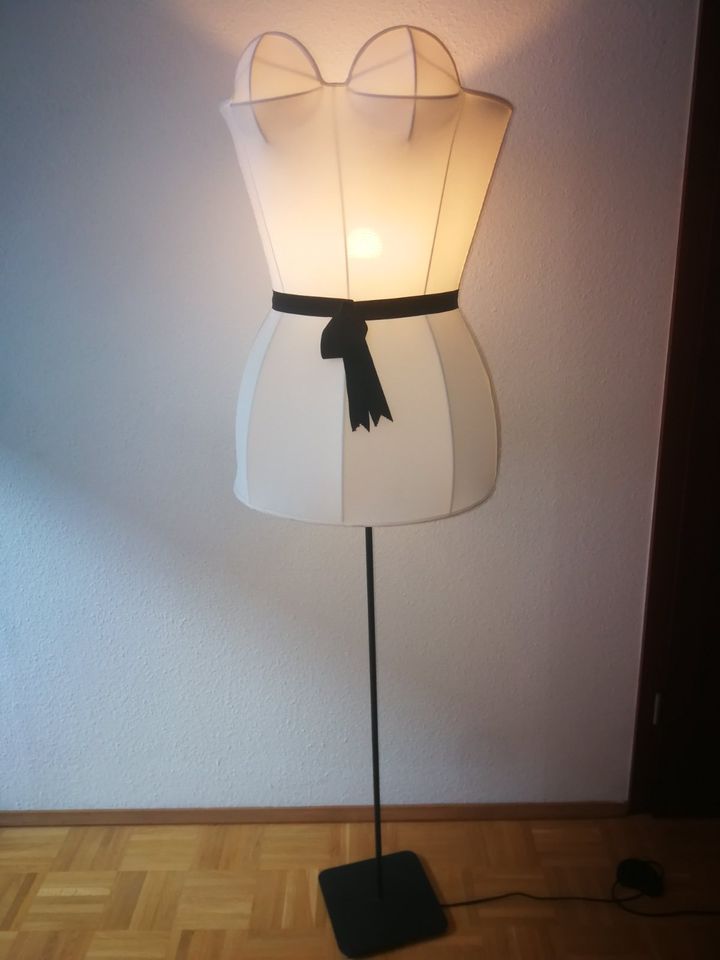 Stehlampe Lampenschirm Damenbüste Unikat Rarität in Bochum