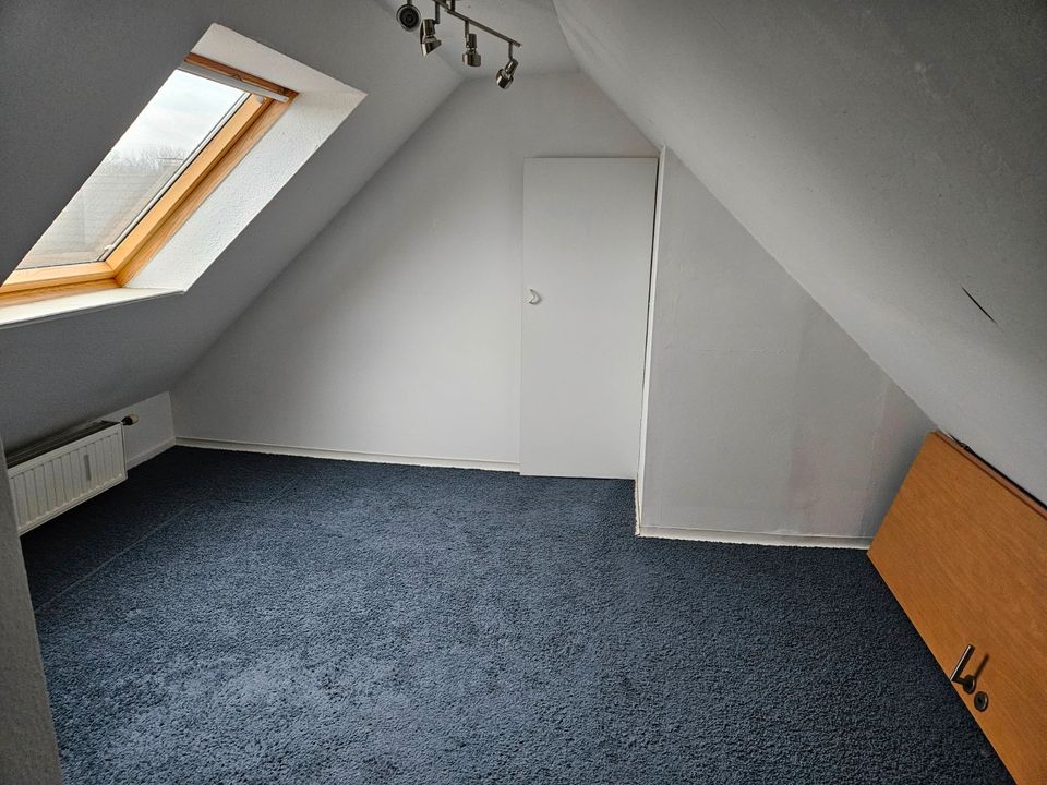 renovierte 3,5-Raum-Maisonette-Wohnung mit Gäste-WC auf ca. 70 m² zu vermieten in Oberhausen