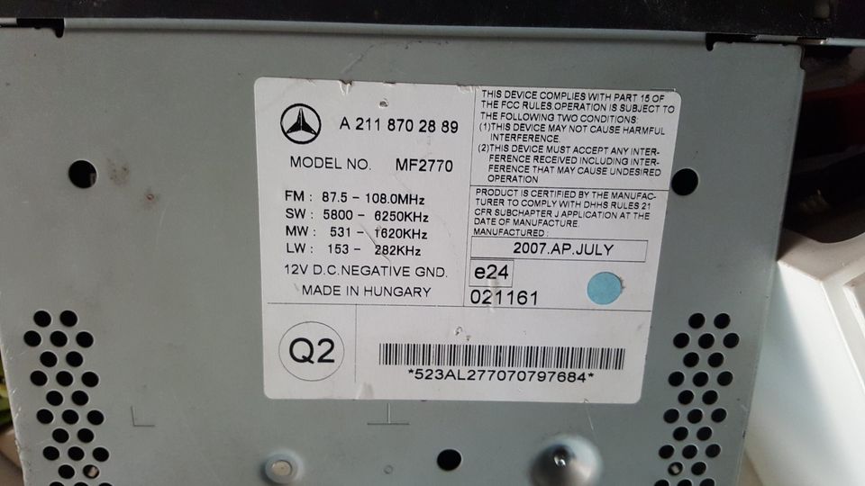 Mercedes E-Klasse W211 W219 Radio CD Player MF2770 A2118702889 in Bad Bentheim