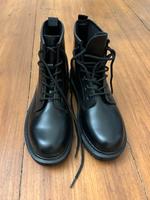 Neue schwarze Bata Leder Boots Gr.40 Berlin - Tempelhof Vorschau