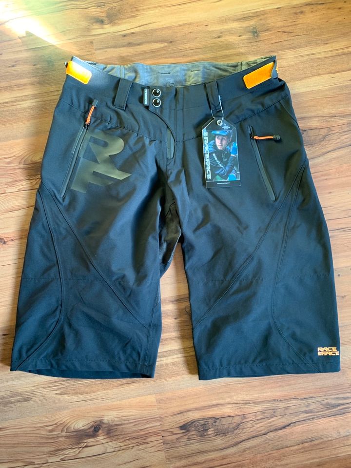 Race Face Agent Winter Shorts, Gr. L ***NEU*** in Bayern - Lichtenfels |  eBay Kleinanzeigen ist jetzt Kleinanzeigen