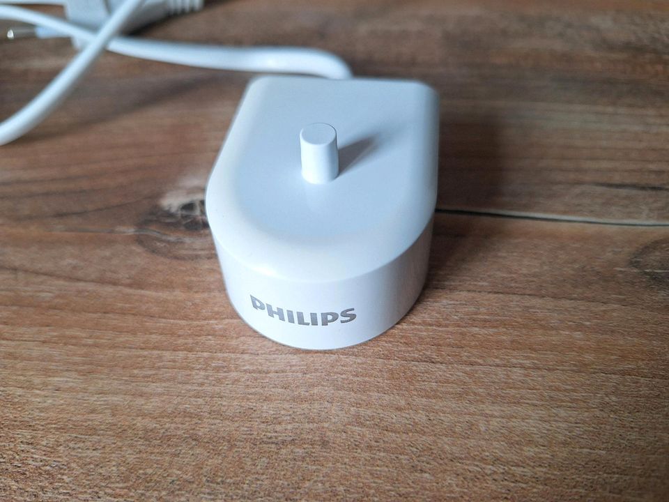 2 x Philips Sonicare 5100 elektrische Zahnbürsten in Dresden
