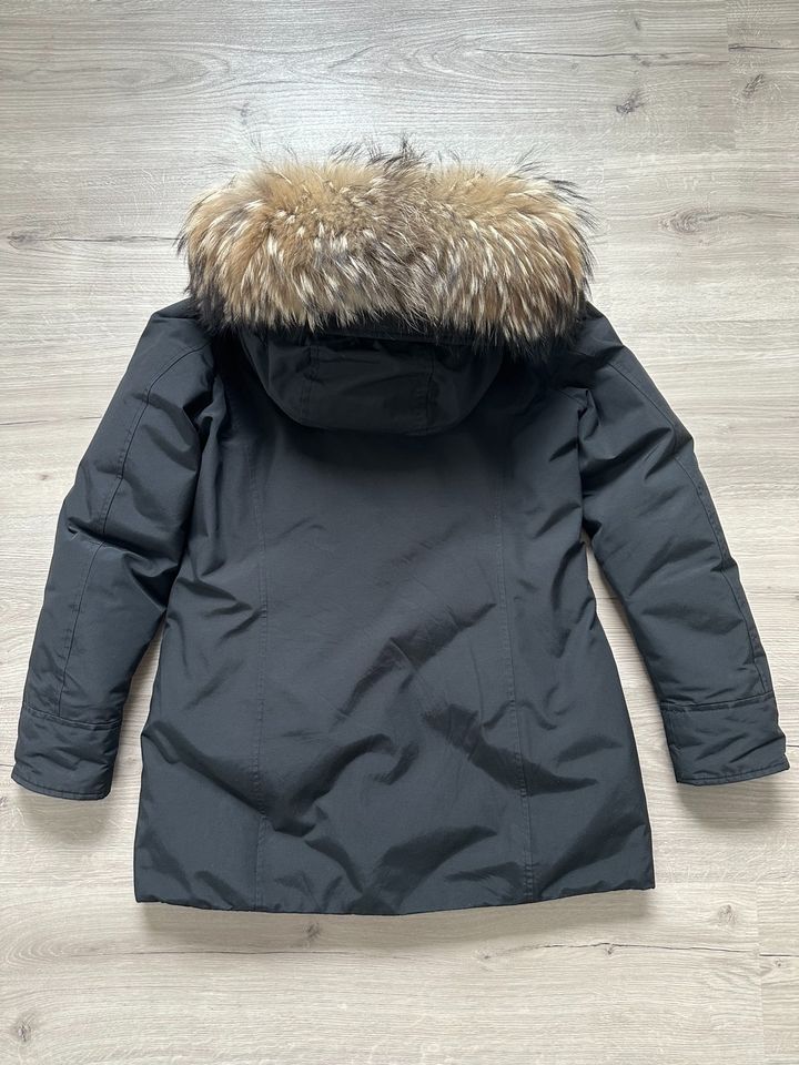 Woolrich Arctic Parka Damen slim fit schwarz Größe S in Ergolding