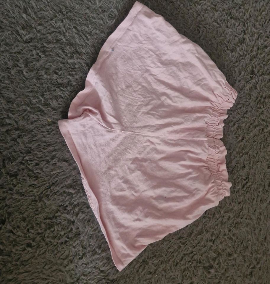 Zara Shorts Rosa gr 122 top in Bad Soden-Salmünster