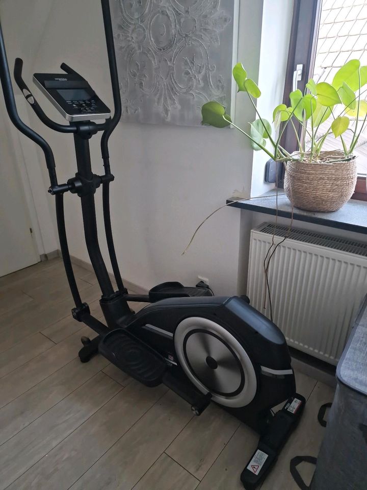 Crosstrainer Miweba Sports MC 400 in Pulheim