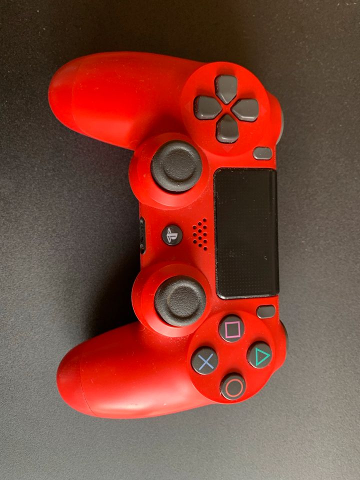 PS4 Pro mit Controller in München