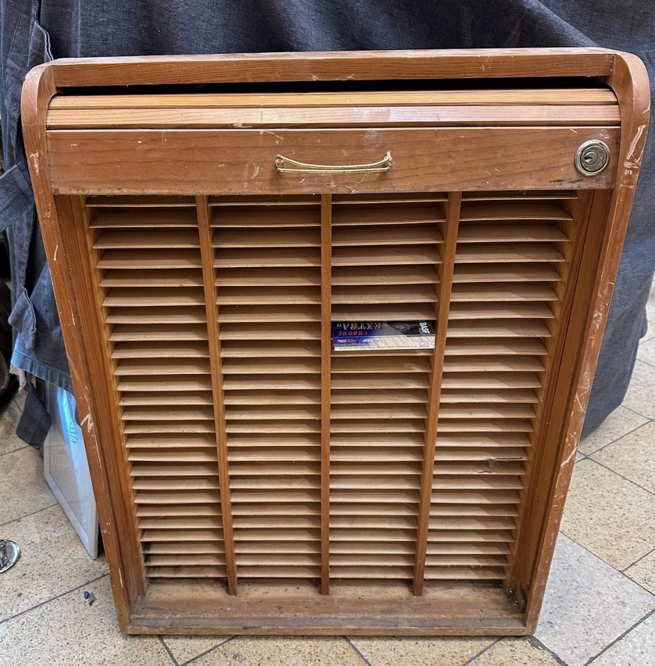 Antiker kleiner Rolladenschrank Passend für Audio Kasetten in Köln