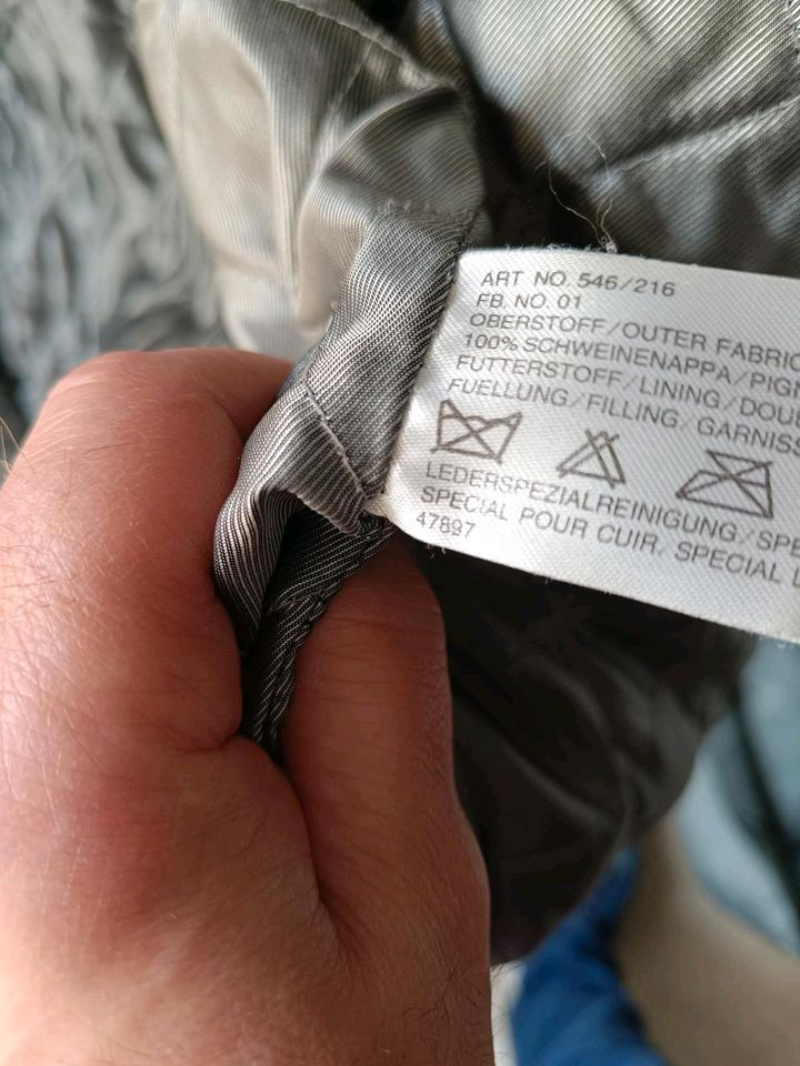 Herren Lederjacke in Größe 62 für 15€ an Selbstabholer in Bergheim