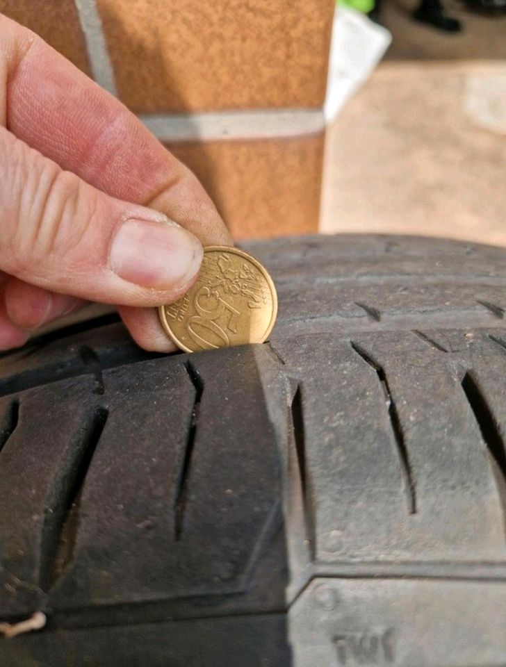 Sommerreifen 205/55 R 16 auf Stahlfelgen in Schwalmstadt