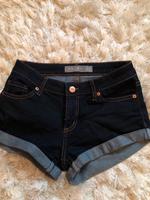 ❤️ coole Shorts,, Hotpants NEU ! Amisu Gr. 34, Jeans dunkelblau Niedersachsen - Sehnde Vorschau