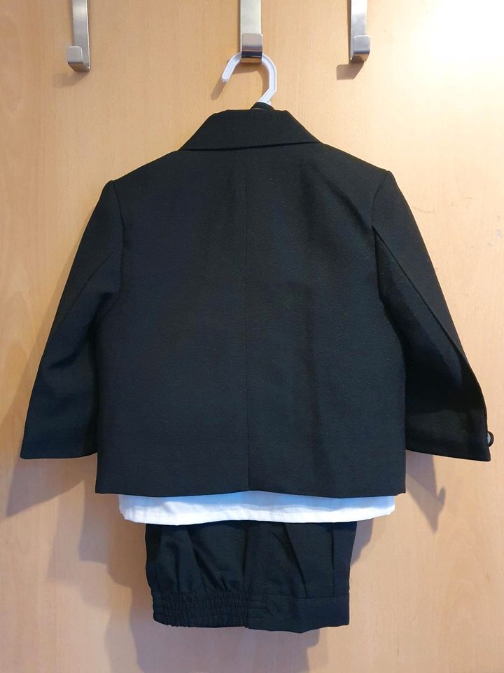 Anzug Baby 5-teilig, schwarz/weiß in Calau