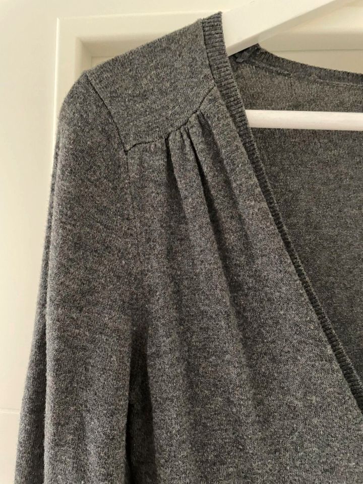 Esprit Strickjacke Cardigan mit Knöpfen anthrazit grau Gr. S in Aumühle bei Hamburg