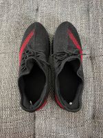 NEUE Schuhe schwarz rot im Adidas Yeezy look in Größe 44 Berlin - Treptow Vorschau
