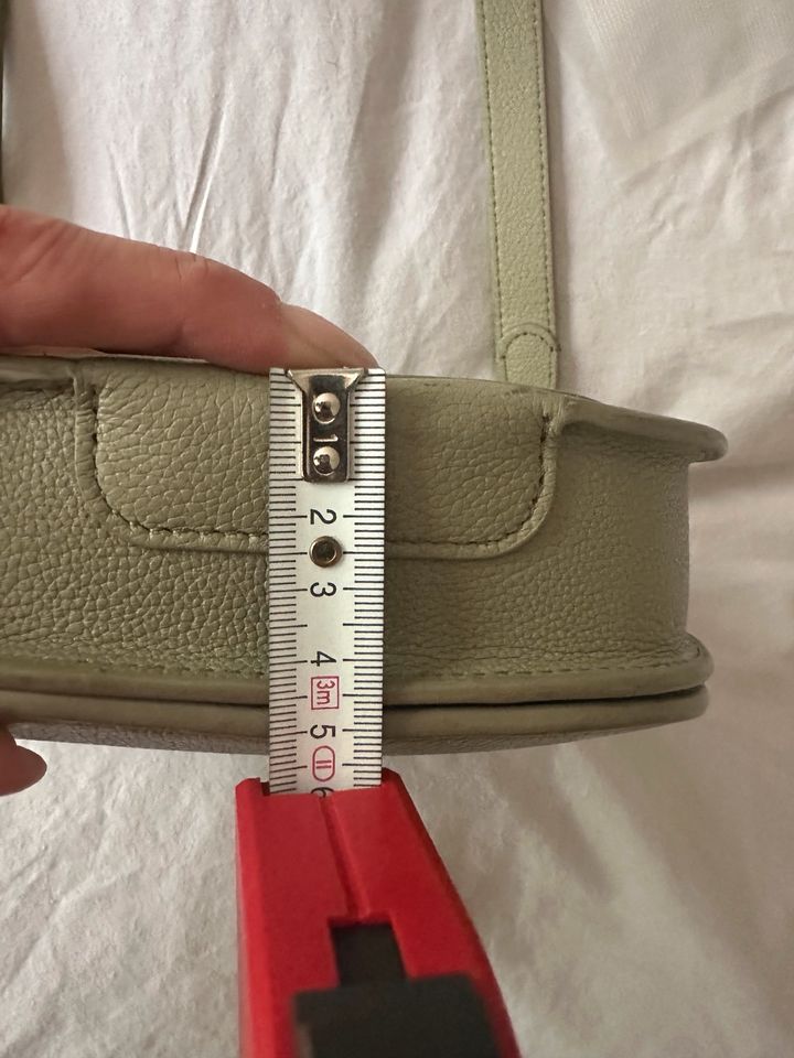 Aigner Umhängetasche Leder Handtasche in Hannover