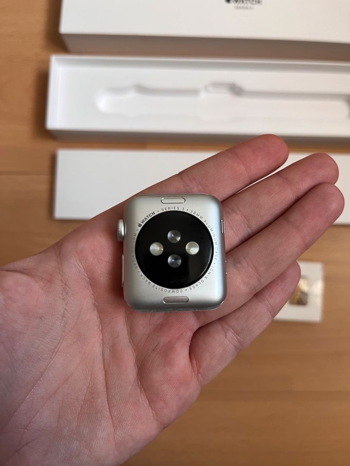 Apple Watch 3 38mm Silber in Leipzig