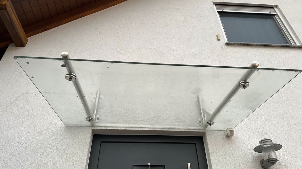 Eingang Glasüberdachung in Wolfach