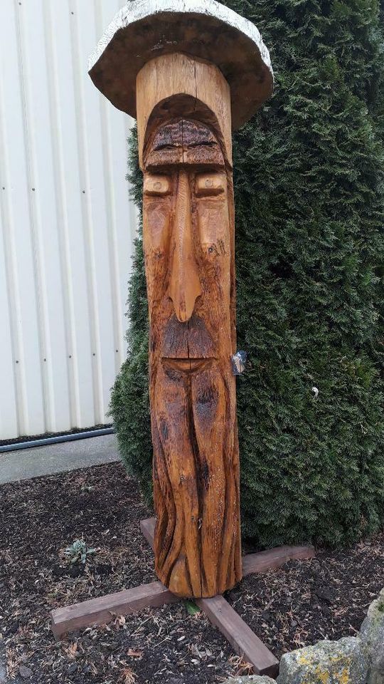 Kettensägenschnitzen Holzskulpturen Carving Holzkunst "Waldgeist" in Kraichtal