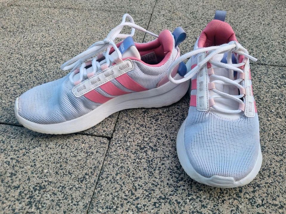 Adidas Größe 35,5 Schuhe Sneaker Sport UK 3 in Solingen