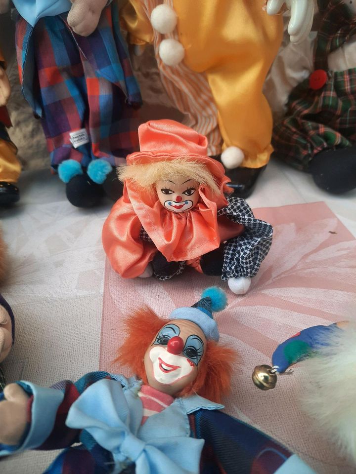 Harlekin Porzellan Puppen Clown 12 Stück in Stahnsdorf