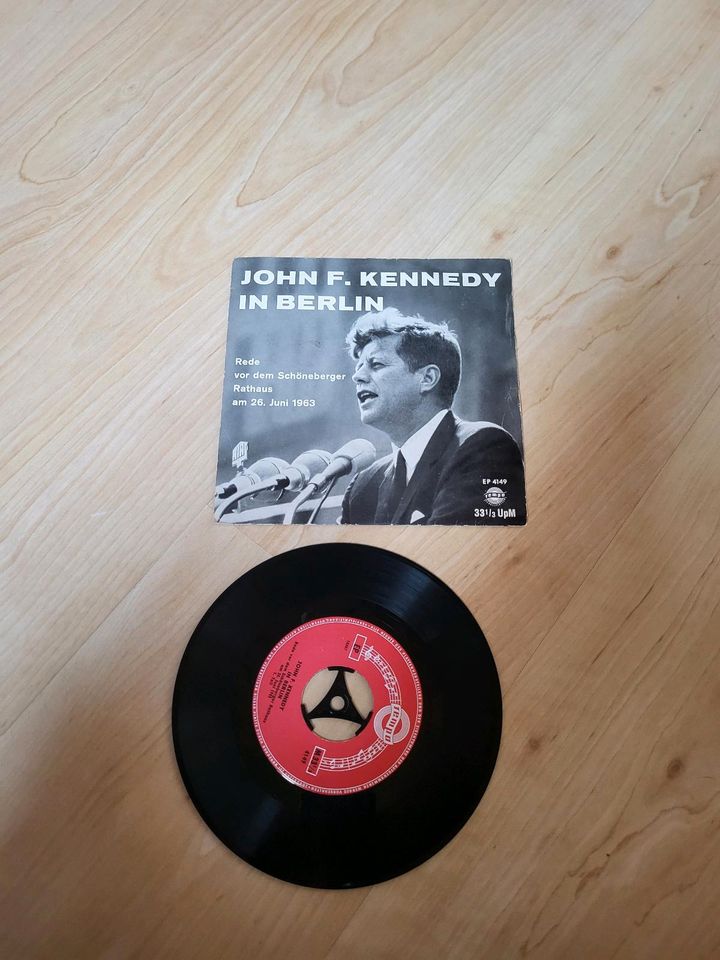 Single John f. KENNEDY IN Berlin Antik in Raubling