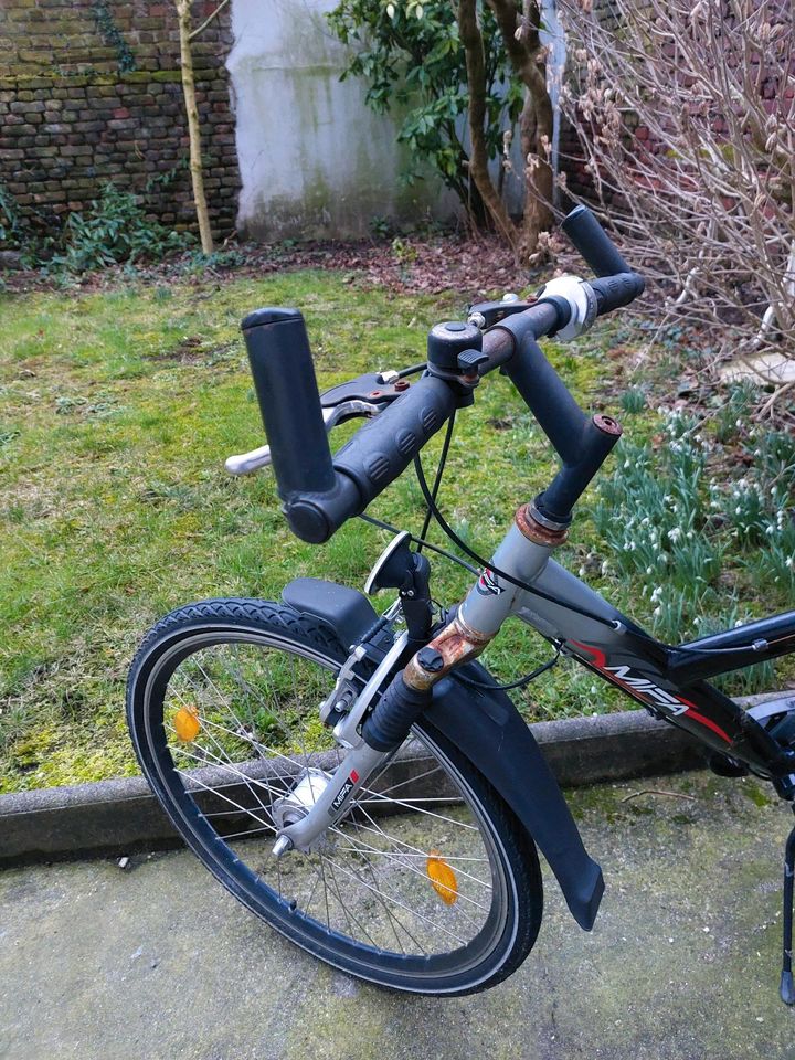 Fahrrad Frauen in Düsseldorf