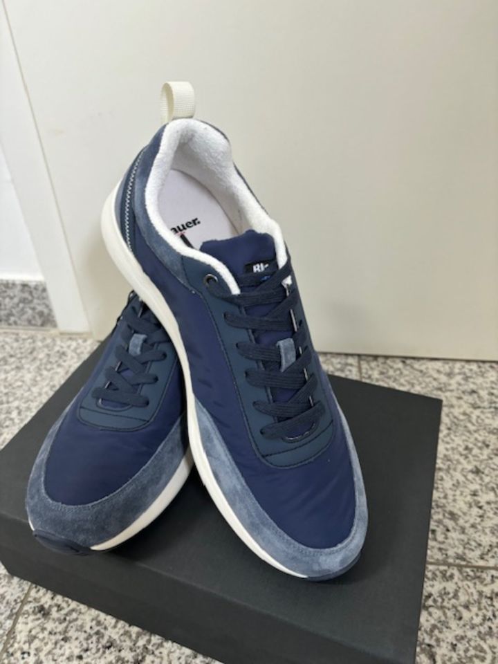 *NEU* Original Blauer Sneaker low, Farbe Navy, Größe 45 in Mettmann
