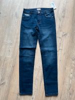 Jeans, Gr. 152, blau, Neu Niedersachsen - Buxtehude Vorschau