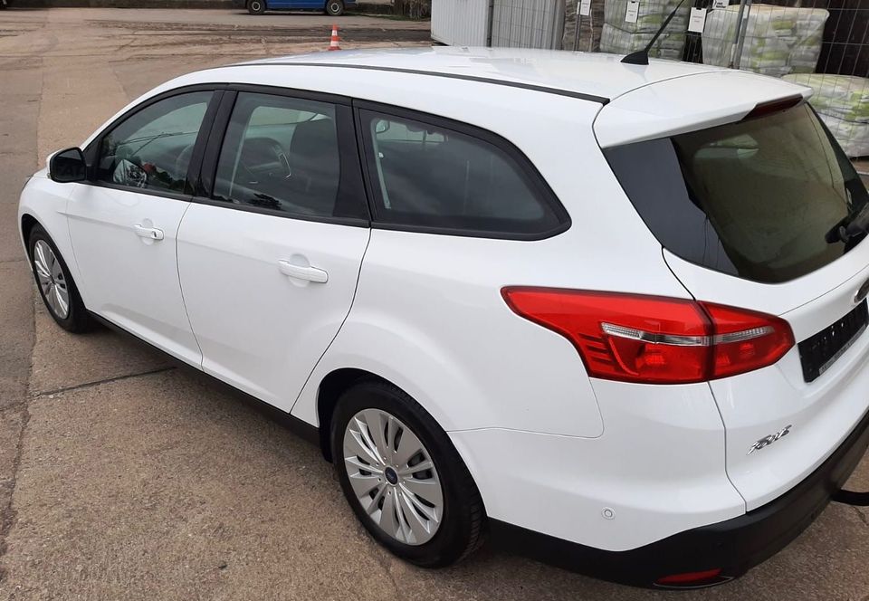 Ford Focus Turnier Kombi 1.0 EcoBoost 5 Türer AHK /TÜV neu/ Klima in Nordhausen