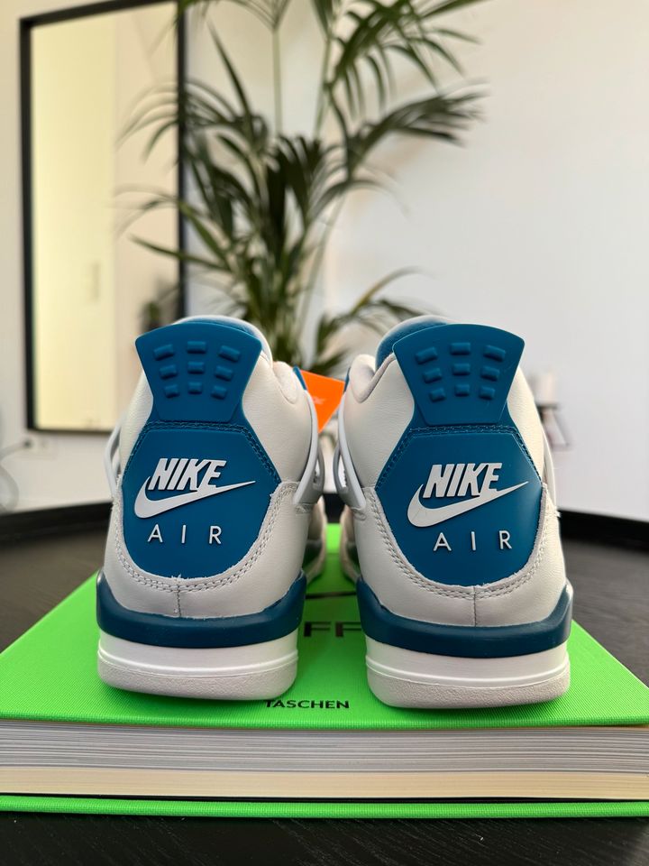 Air Jordan 4 Retro Industrial Blue GS | 39 in Hamburg