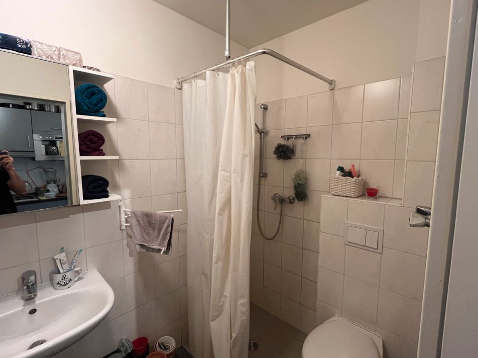 OMR pillow: one room apartment, 2 nights (May 7th-8th)solo/couple in Hamburg