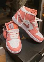 Nike AIR JORDAN Gr. 37  weiß/rose Sachsen - Wilkau-Haßlau Vorschau