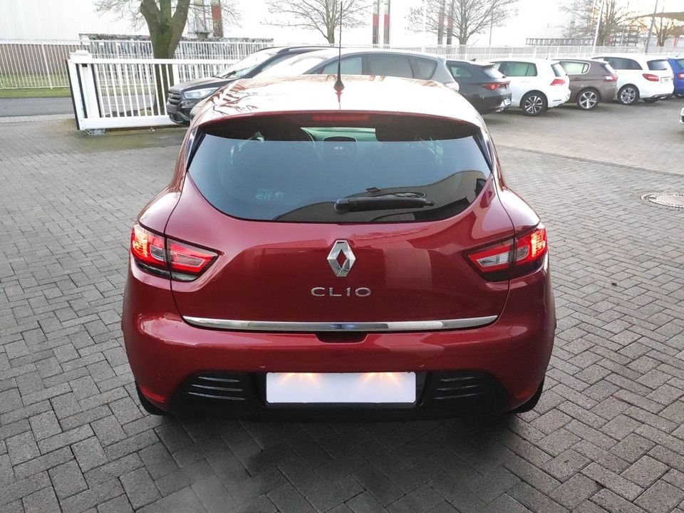 Renault Clio Limited Navi/DAB+/PDC/SHZ/16-Zoll in Langenweddingen