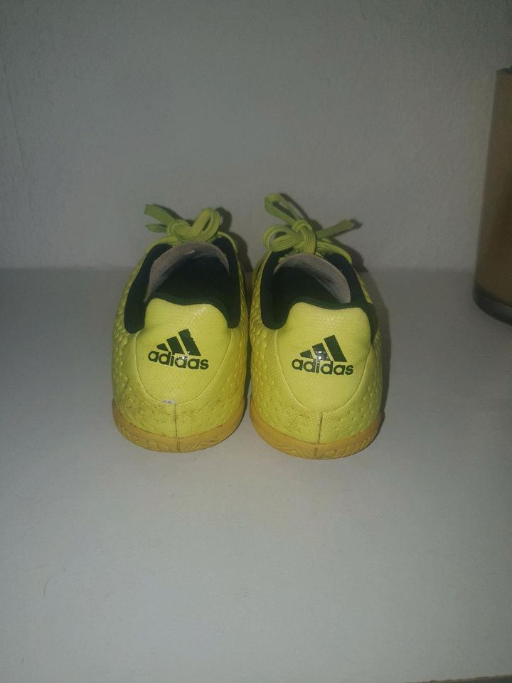 Adidas Fußballschuhe in Mönchengladbach