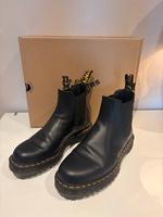Dr. Martens Chelsea Boots Bex in schwarz Größe 43 Leipzig - Leipzig, Südvorstadt Vorschau