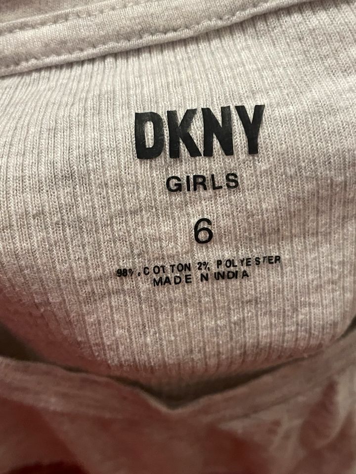 Schlafanzug DKNY f Mädchen Gr 6 ca 110/116 in Leipzig