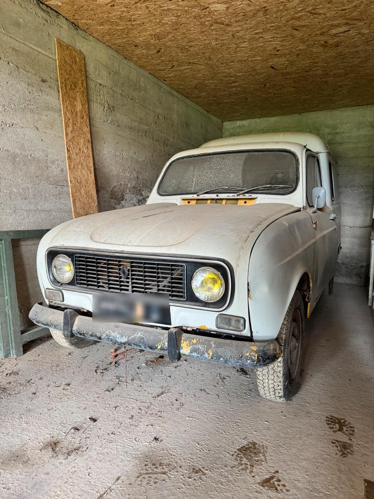 Abbildung des Autos Scheunenfund Renault R4 …