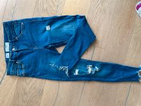 Jeans Bershka Denim blau skinny destroyed S / 36 Hessen - Dreieich Vorschau