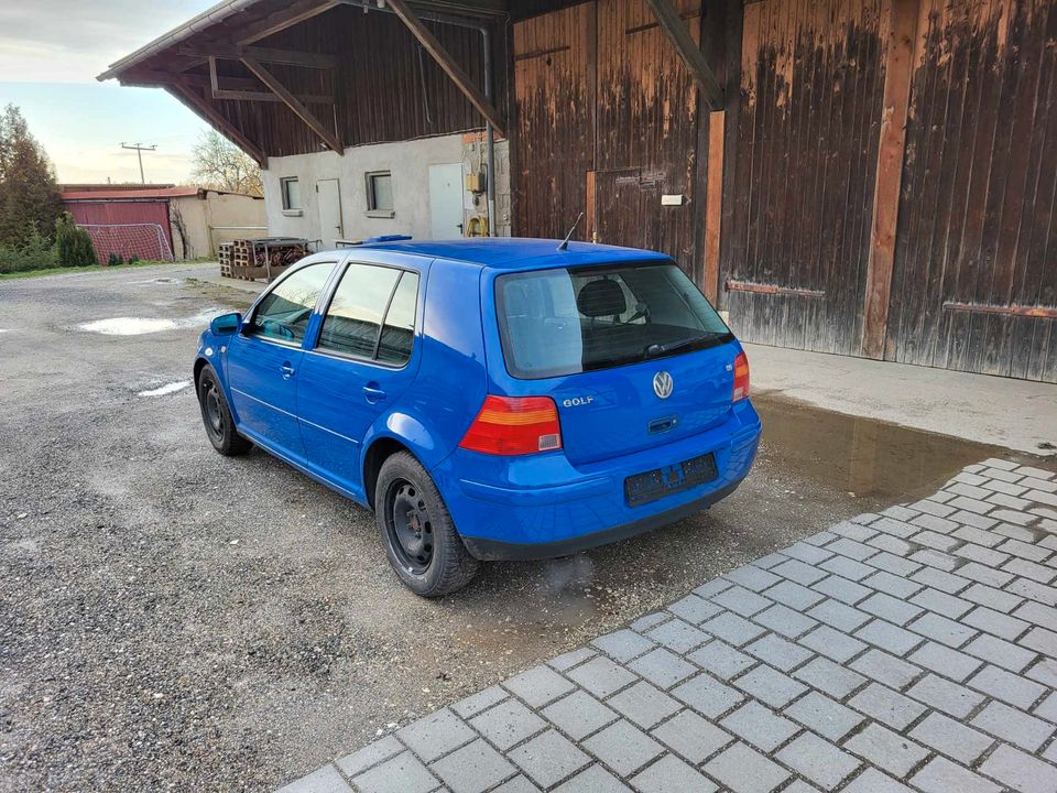 VW Golf 4  --1.6 101 PS -- *** HU Neu, viele Neuteile *** in Rainau