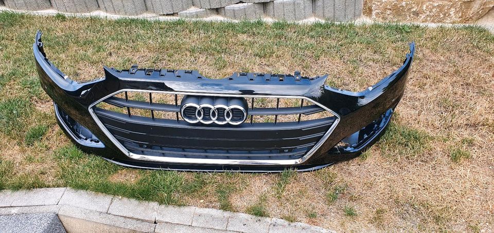 Original Audi A4 B9 8W Facelift Kühlergrill Schwarz PDC 8W0853651 in Schweinfurt