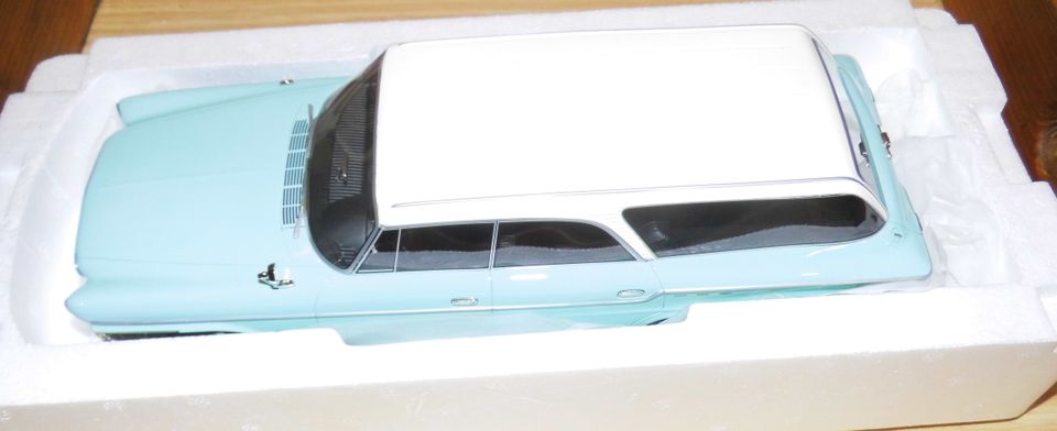 Chrysler Newport Town & Country, BOS 1:18, OVP. Limitiert, in Dorum