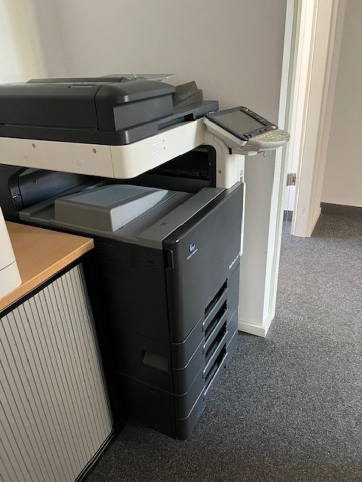 Konica Minolta bizhub c220 Multifunktionsdrucker/-kopierer in Frankfurt am Main