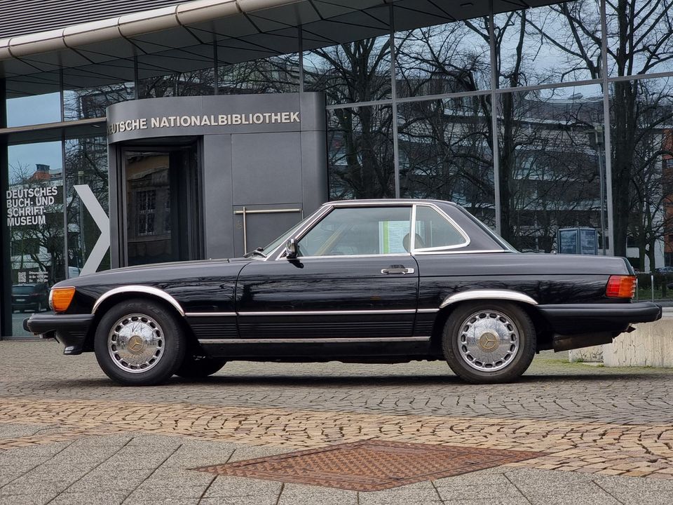 Mercedes Benz 560SL R107 Oldtimer in Leipzig