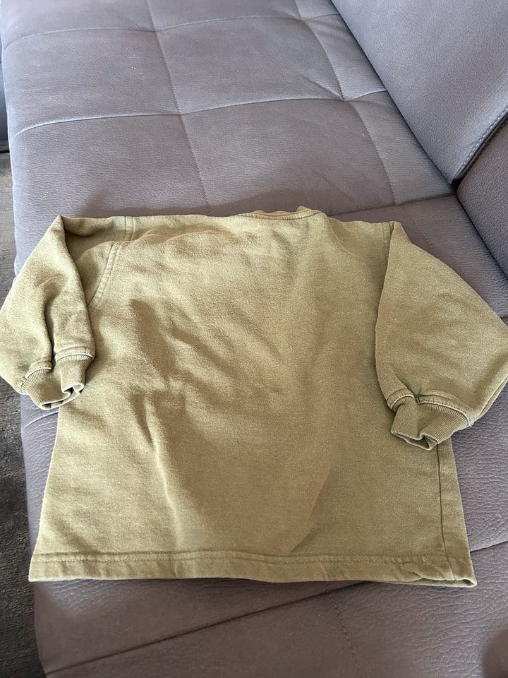 Adidas Sweatshirt Größe 116 in Ihlow