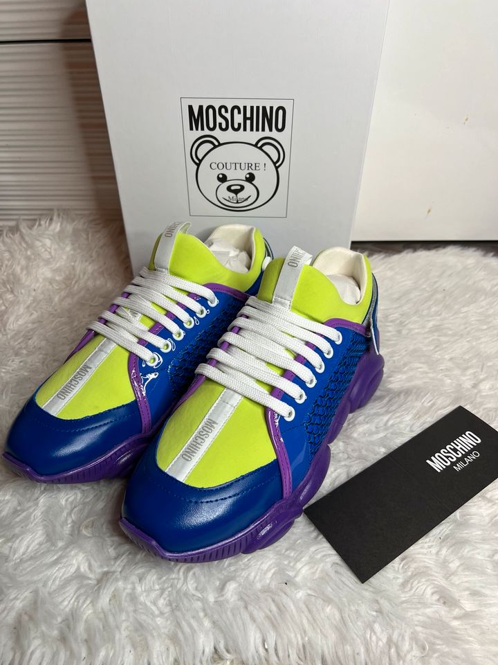 Moschino Sneaker Gr.40 in Kassel