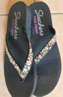 SKECHERS Zehentrenner Yoga Foam Flip Flops Pantoletten 39 NEU Nordrhein-Westfalen - Bornheim Vorschau