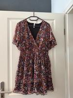 Luftiges Blumen Kleid Niedersachsen - Ilsede Vorschau