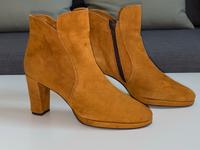 Cox Stiefeletten High Heels Gr. 38 Rauleder Braun Cognac Nordrhein-Westfalen - Neuss Vorschau