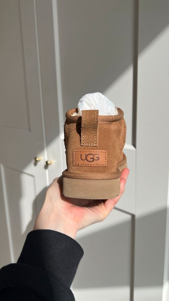UGG classic Ultra mini Boots Stiefel Stiefeletten Halbschuhe in Saarbrücken