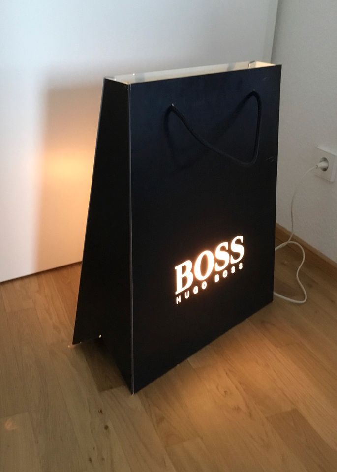 Rarität: Hugo Boss Designerlampe in Form einer Einkaufstasche in Stuttgart